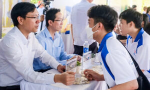 Ngày hội tuyển dụng 2025 đóng vai trò quan trọng trong việc hỗ trợ người lao động trẻ tìm kiếm cơ hội nghề nghiệp.
