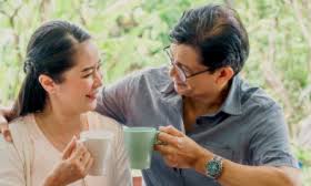 Chúng ta cần kêu gọi sự chú ý của cộng đồng và cơ quan chức năng để có những biện pháp hỗ trợ thiết thực cho đàn ông trung niên đối mặt với thất nghiệp.